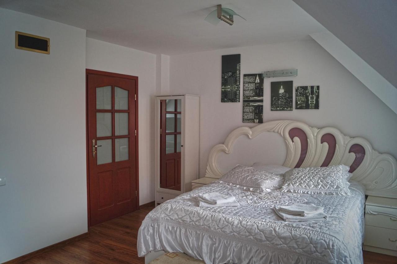 E&M Bed & Breakfast Mikołajki Екстериор снимка